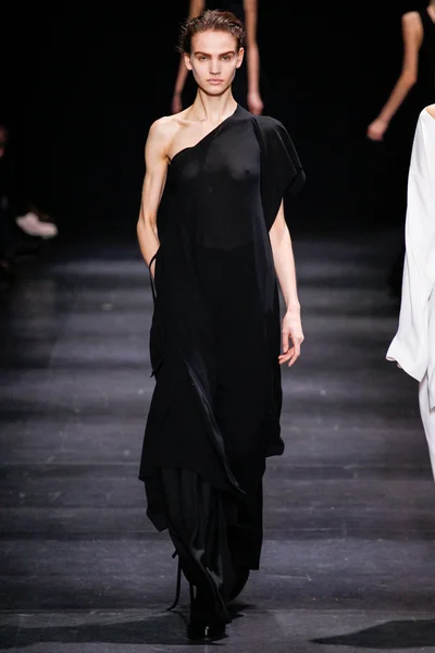 Look 37